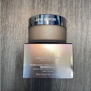 Laura Mercier Translucent Loose Setting Powder